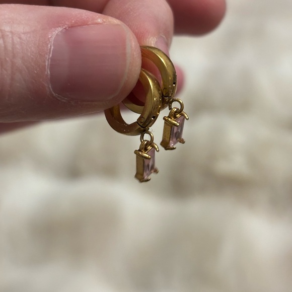 Louise Carter Jewelry - Louise Carter Gold Huggie Hoops